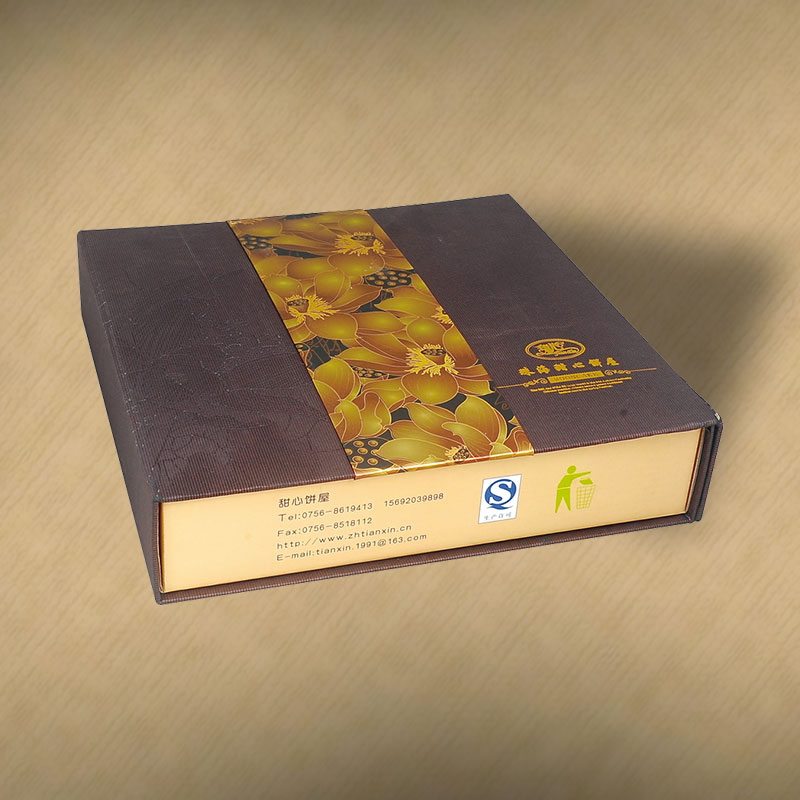 What should be noted when customizing gift boxes